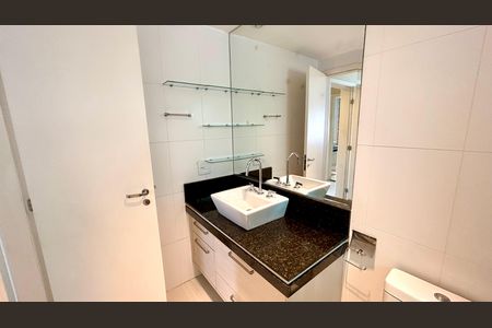 Apartamento para alugar com 137m², 3 quartos e 2 vagas Apartamento para alugar com 137m², 3 quartos e 2 vagasBanheiro da Suíte