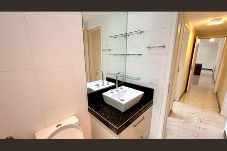 Apartamento para alugar com 137m², 3 quartos e 2 vagas Apartamento para alugar com 137m², 3 quartos e 2 vagasBanheiro 1