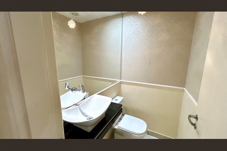 Apartamento para alugar com 137m², 3 quartos e 2 vagas Apartamento para alugar com 137m², 3 quartos e 2 vagasLavabo
