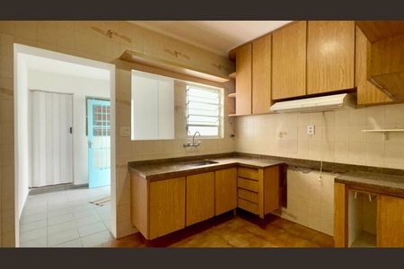 Casa à venda com 135m², 3 quartos e 2 vagas Casa à venda com 135m², 3 quartos e 2 vagasCozinha