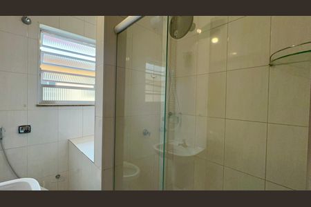 Casa à venda com 135m², 3 quartos e 2 vagas Casa à venda com 135m², 3 quartos e 2 vagasBanheiro