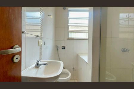 Casa à venda com 135m², 3 quartos e 2 vagas Casa à venda com 135m², 3 quartos e 2 vagasBanheiro