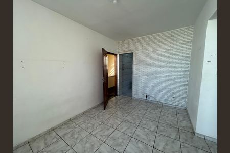 Sala de apartamento para alugar com 2 quartos, 40m² em Vila Valqueire, Rio de Janeiro