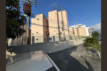 Fachada e portaria de apartamento para alugar com 2 quartos, 40m² em Vila Valqueire, Rio de Janeiro