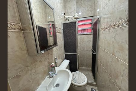 Banheiro de apartamento para alugar com 2 quartos, 40m² em Vila Valqueire, Rio de Janeiro