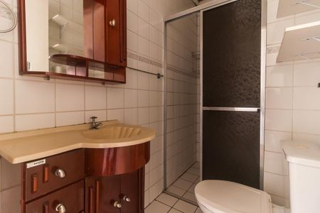 Banheiro de casa de condomínio para alugar com 2 quartos, 70m² em Jardim Bela Vista, Mogi das Cruzes