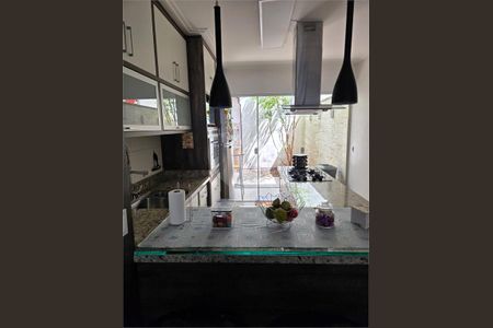 Casa à venda com 3 quartos, 122m² em Jardim Teresa, São Paulo