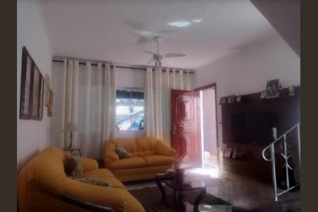 Casa à venda com 2 quartos, 167m² em Jardim Ocara, Santo André