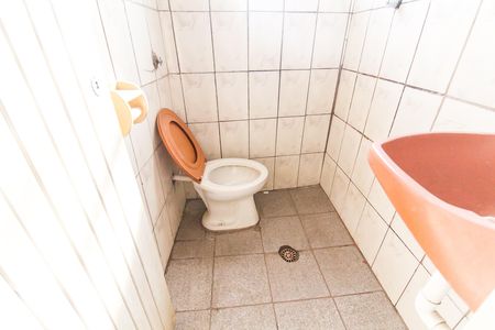 Banheiro de kitnet/studio para alugar com 1 quarto, 35m² em Jardim dos Ipes, São Paulo