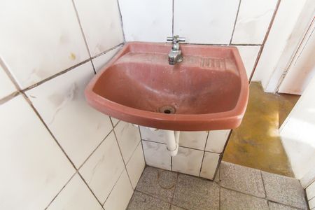 Banheiro de kitnet/studio para alugar com 1 quarto, 35m² em Jardim dos Ipes, São Paulo