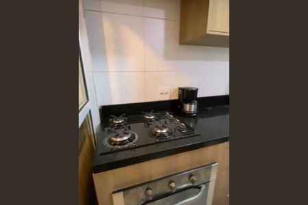 Cozinha de apartamento para alugar com 2 quartos, 47m² em Jardim Marilu, Cotia