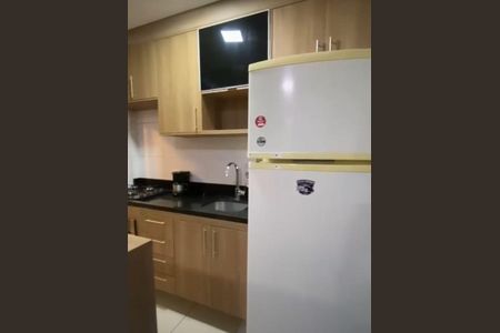 Cozinha de apartamento para alugar com 2 quartos, 47m² em Jardim Marilu, Cotia