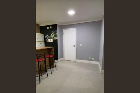 Sala de apartamento para alugar com 2 quartos, 47m² em Jardim Marilu, Cotia