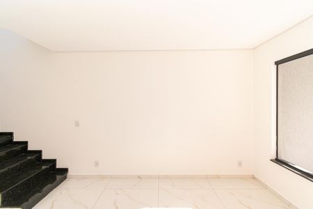 Sala de casa à venda com 3 quartos, 92m² em Vila Olinda, São Paulo