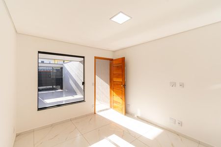 Casa para alugar com 92m², 3 quartos e 2 vagas Casa para alugar com 92m², 3 quartos e 2 vagasSala
