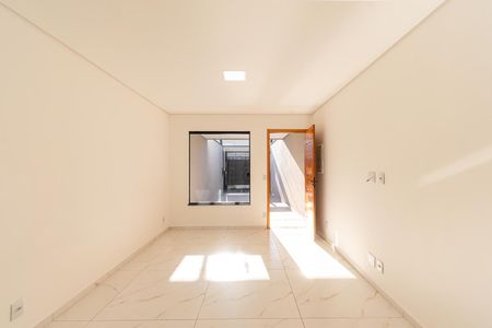 Casa para alugar com 92m², 3 quartos e 2 vagas Casa para alugar com 92m², 3 quartos e 2 vagasSala