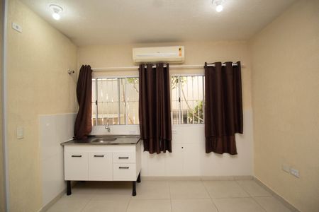 Cozinha de casa de condomínio para alugar com 3 quartos, 80m² em Vila Pereira Cerca, São Paulo