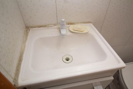 Banheiro de casa de condomínio para alugar com 3 quartos, 80m² em Vila Pereira Cerca, São Paulo