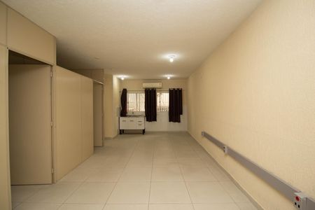 Casa de condomínio para alugar com 80m², 3 quartos e sem vaga Casa de condomínio para alugar com 80m², 3 quartos e sem vagaSala