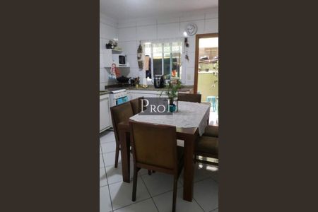 Casa à venda com 114m², 3 quartos e 2 vagas