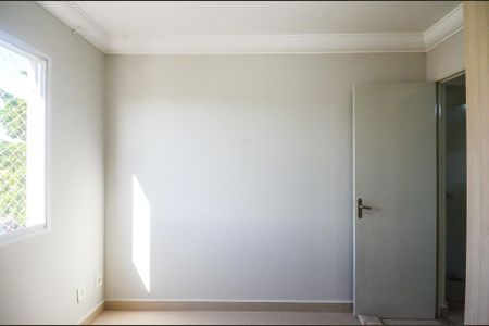 Quarto de apartamento para alugar com 2 quartos, 56m² em Parque Maria Domitila, São Paulo