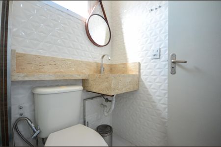 Suíte - Banheiro de apartamento para alugar com 2 quartos, 56m² em Parque Maria Domitila, São Paulo