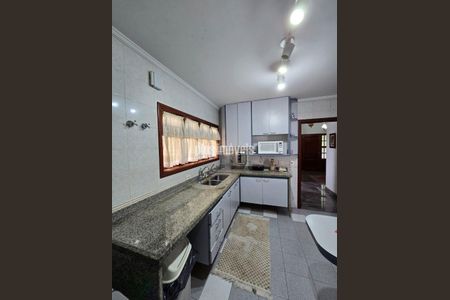 Casa de Condomínio para alugar com 4 quartos, 350m² em Super Quadra Morumbi, São Paulo