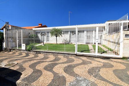 Fachada de casa para alugar com 3 quartos, 480m² em Jardim Nossa Senhora Auxiliadora, Campinas