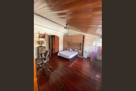 Casa à venda com 4 quartos, 217m² em Vila Nogueira, Diadema