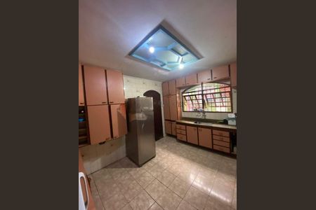 Casa à venda com 4 quartos, 217m² em Vila Nogueira, Diadema