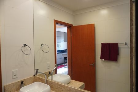 Apartamento para alugar com 79m², 2 quartos e 2 vagasBanheiro Social