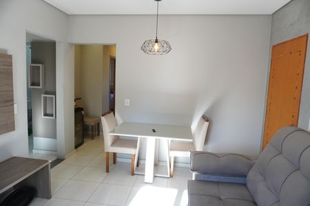 Apartamento para alugar com 79m², 2 quartos e 2 vagasSala