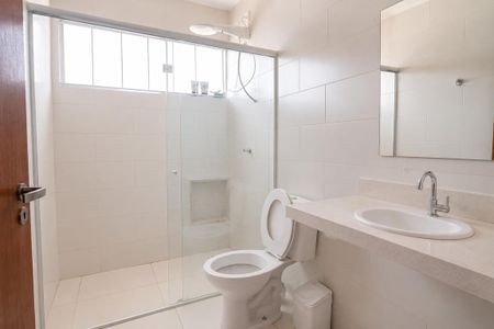 Casa de condomínio para alugar com 176m², 3 quartos e 4 vagas Casa de condomínio para alugar com 176m², 3 quartos e 4 vagasBanheiro