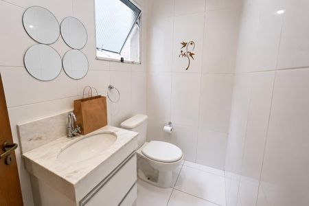Banheiro de casa de condomínio para alugar com 3 quartos, 176m² em Roselândia, Cotia