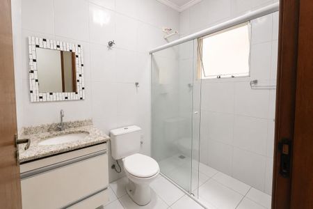 Casa de condomínio para alugar com 176m², 3 quartos e 4 vagas Casa de condomínio para alugar com 176m², 3 quartos e 4 vagasBanheiro