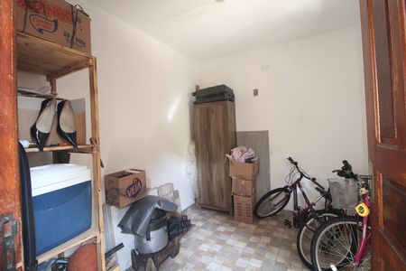 Casa à venda com 167m², 2 quartos e 2 vagasQuarto de serviço