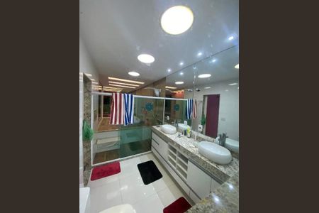 Casa à venda com 520m², 5 quartos e 2 vagas