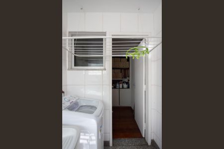 Apartamento para alugar com 260m², 3 quartos e 2 vagasÁrea de Serviço 1