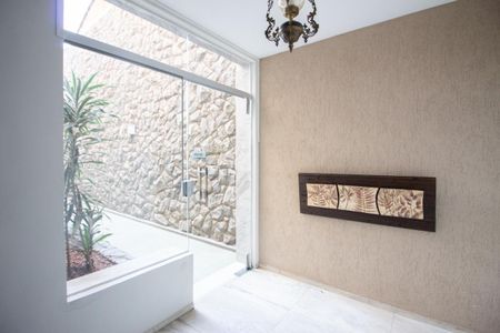 Hall de entrada de apartamento para alugar com 3 quartos, 260m² em São Luiz, Belo Horizonte