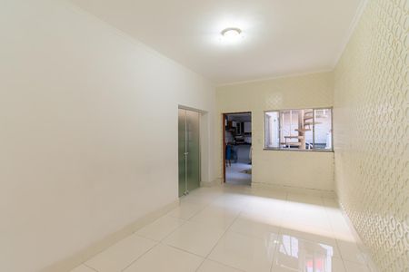 Casa para alugar com 350m², 4 quartos e 6 vagas Casa para alugar com 350m², 4 quartos e 6 vagasSala de Jantar