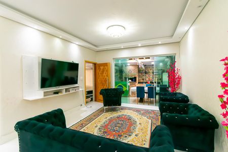 Casa para alugar com 350m², 4 quartos e 6 vagas Casa para alugar com 350m², 4 quartos e 6 vagasSala