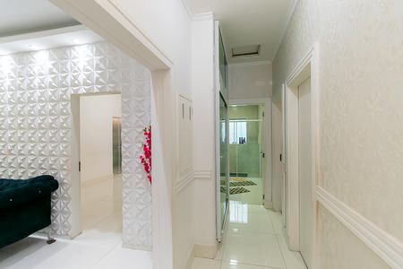 Casa para alugar com 350m², 4 quartos e 6 vagas Casa para alugar com 350m², 4 quartos e 6 vagasCorredor