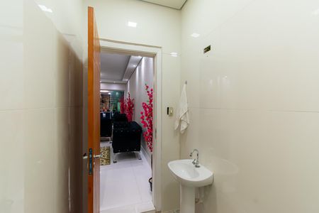 Casa para alugar com 350m², 4 quartos e 6 vagas Casa para alugar com 350m², 4 quartos e 6 vagasLavabo