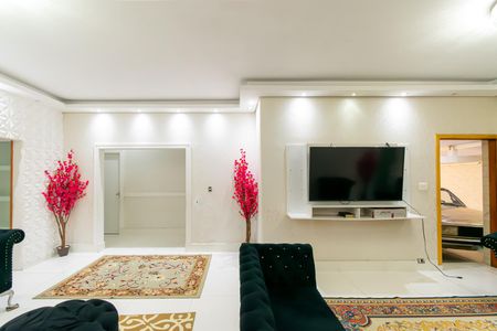 Casa para alugar com 350m², 4 quartos e 6 vagas Casa para alugar com 350m², 4 quartos e 6 vagasSala