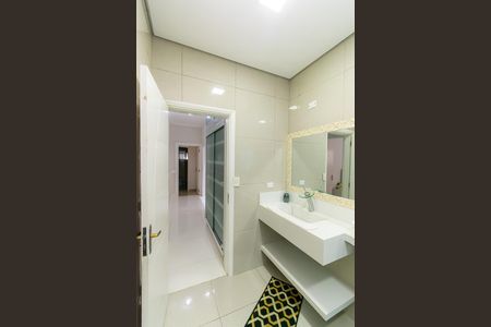 Casa para alugar com 350m², 4 quartos e 6 vagas Casa para alugar com 350m², 4 quartos e 6 vagasBanheiro 2