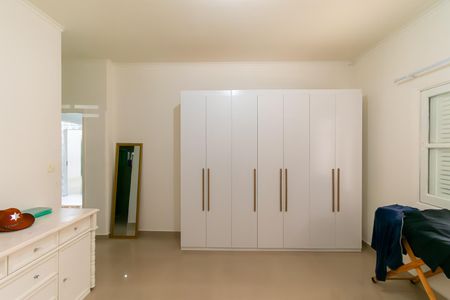 Casa para alugar com 350m², 4 quartos e 6 vagas Casa para alugar com 350m², 4 quartos e 6 vagasSuíte