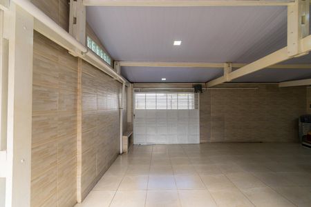 Casa para alugar com 350m², 4 quartos e 6 vagas Casa para alugar com 350m², 4 quartos e 6 vagasGaragem