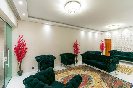 Casa para alugar com 350m², 4 quartos e 6 vagas Casa para alugar com 350m², 4 quartos e 6 vagasSala