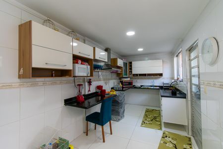 Casa para alugar com 350m², 4 quartos e 6 vagas Casa para alugar com 350m², 4 quartos e 6 vagasCozinha