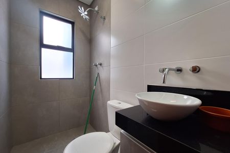 Apartamento para alugar com 100m², 2 quartos e 2 vagas Apartamento para alugar com 100m², 2 quartos e 2 vagasBanheiro